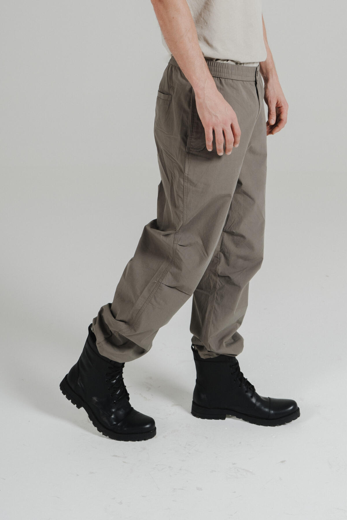 Parachute Pants Theo