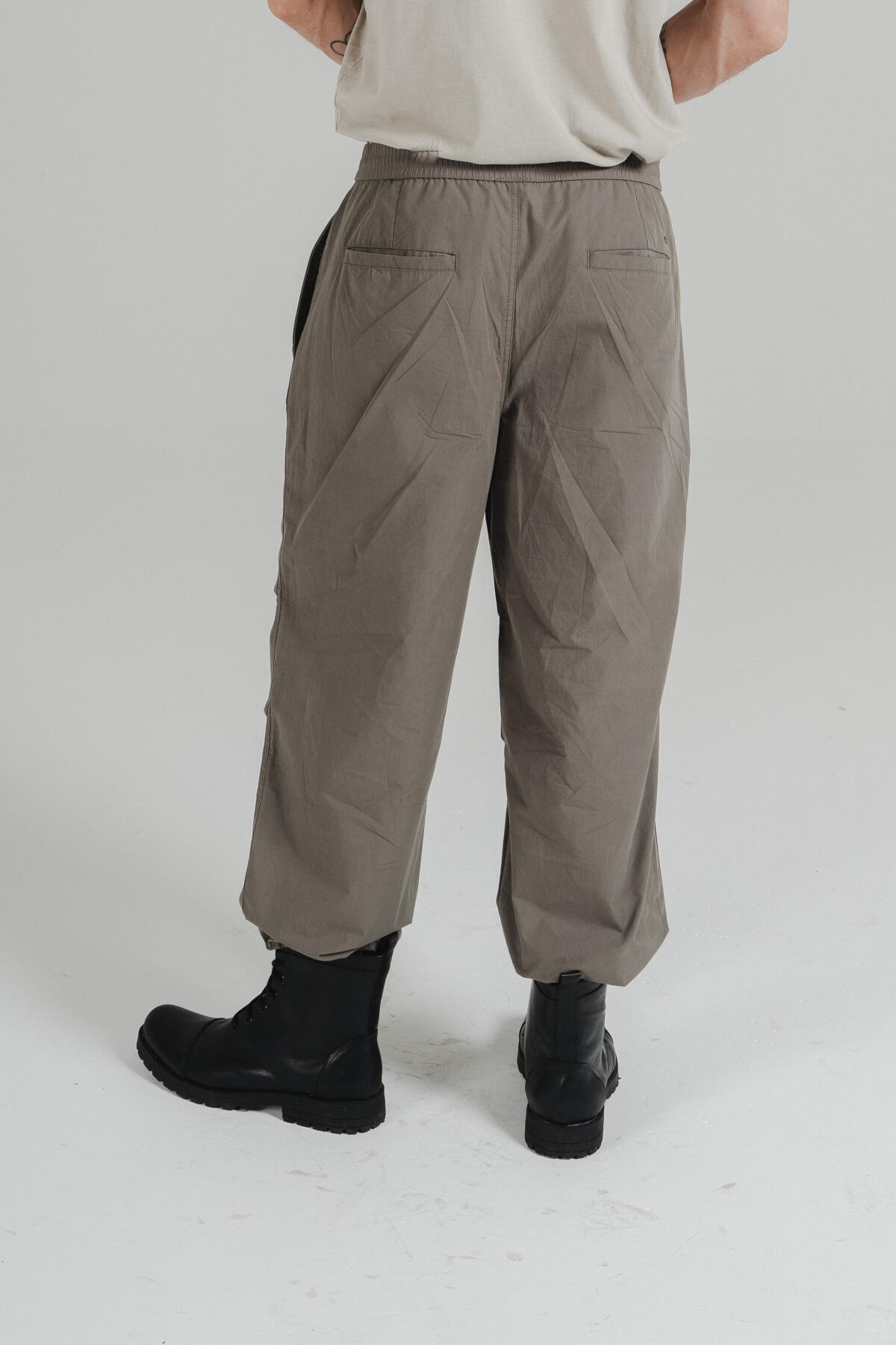Parachute Pants Theo